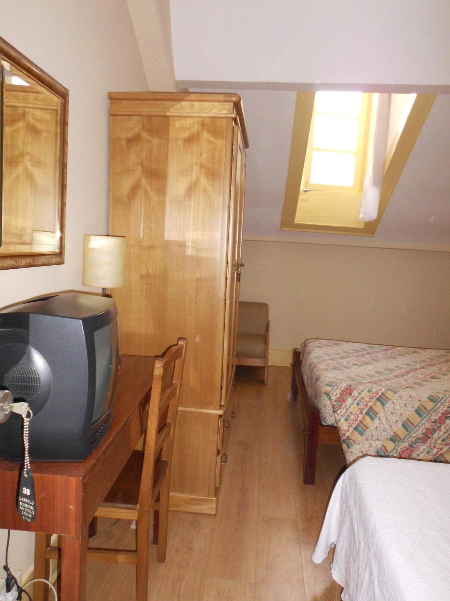 Hotel Larbelo Coimbra Room photo
