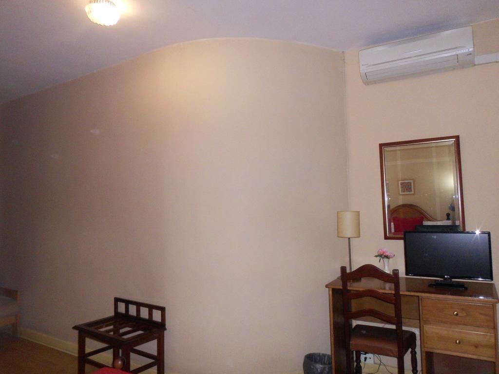 Hotel Larbelo Coimbra Room photo