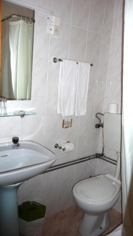 Hotel Larbelo Coimbra Room photo