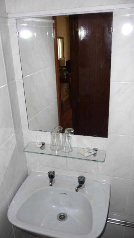 Hotel Larbelo Coimbra Room photo